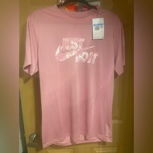 Men’s size medium Nike dri-fit T-Shirt